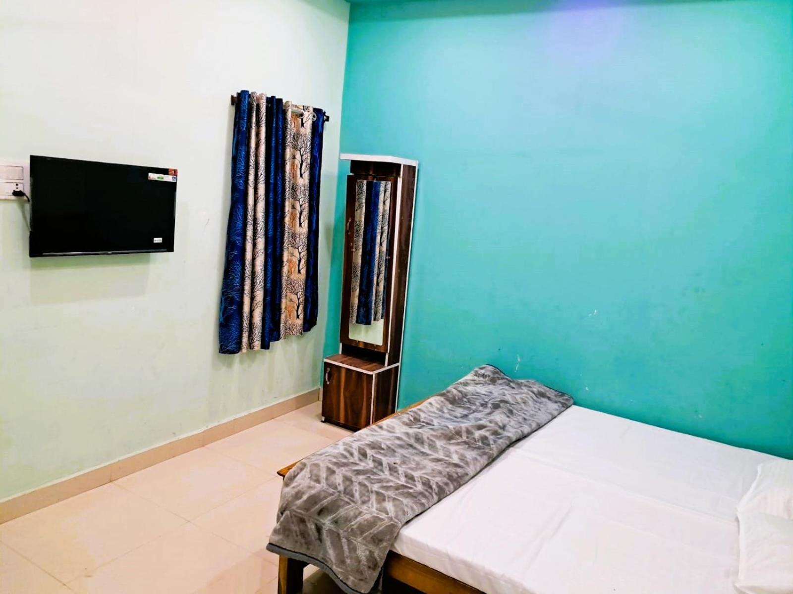 Utsav Lodge And Mangal Bhavan Pipariā 外观 照片