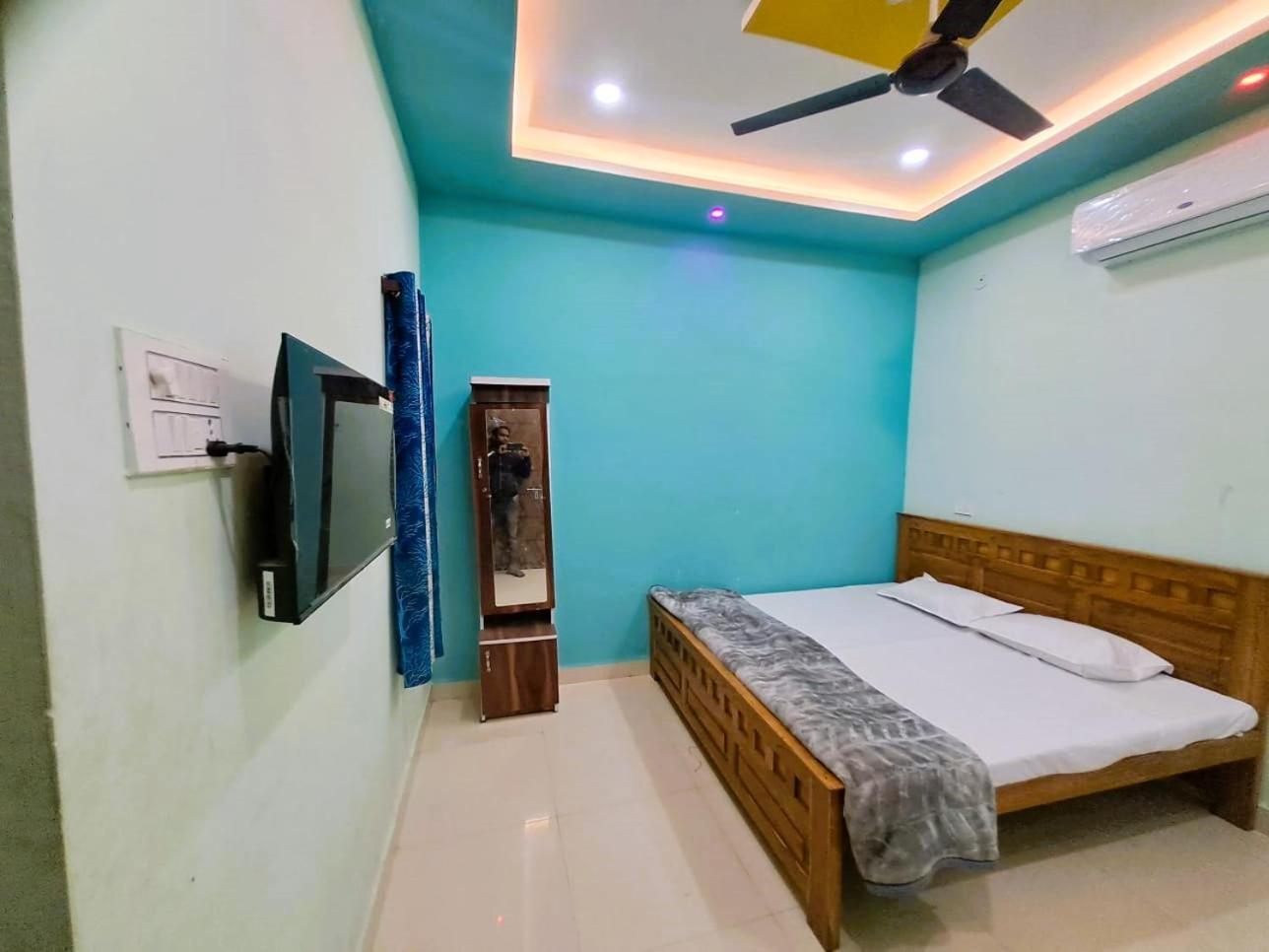 Utsav Lodge And Mangal Bhavan Pipariā 外观 照片